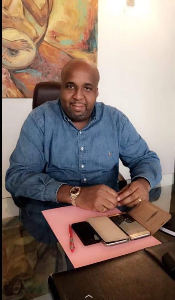 FaloneKadima's tweet photo. Si on me demande en toute sincérité de choisir le ministre le plus performant dans le gouvernement @LukondeSama 
Je choisirais le ministre @molendosakombi des affaires foncières https://t.co/W7sG2ctBar
