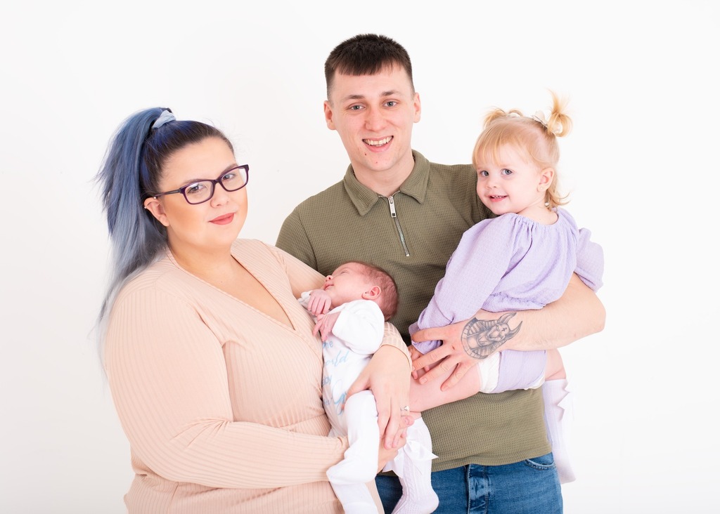 Keepsake_Photo's tweet photo. The gorgeous baby Arnie and his family xx https://t.co/8kYTPFDPFY https://t.co/7iXKcL23YB