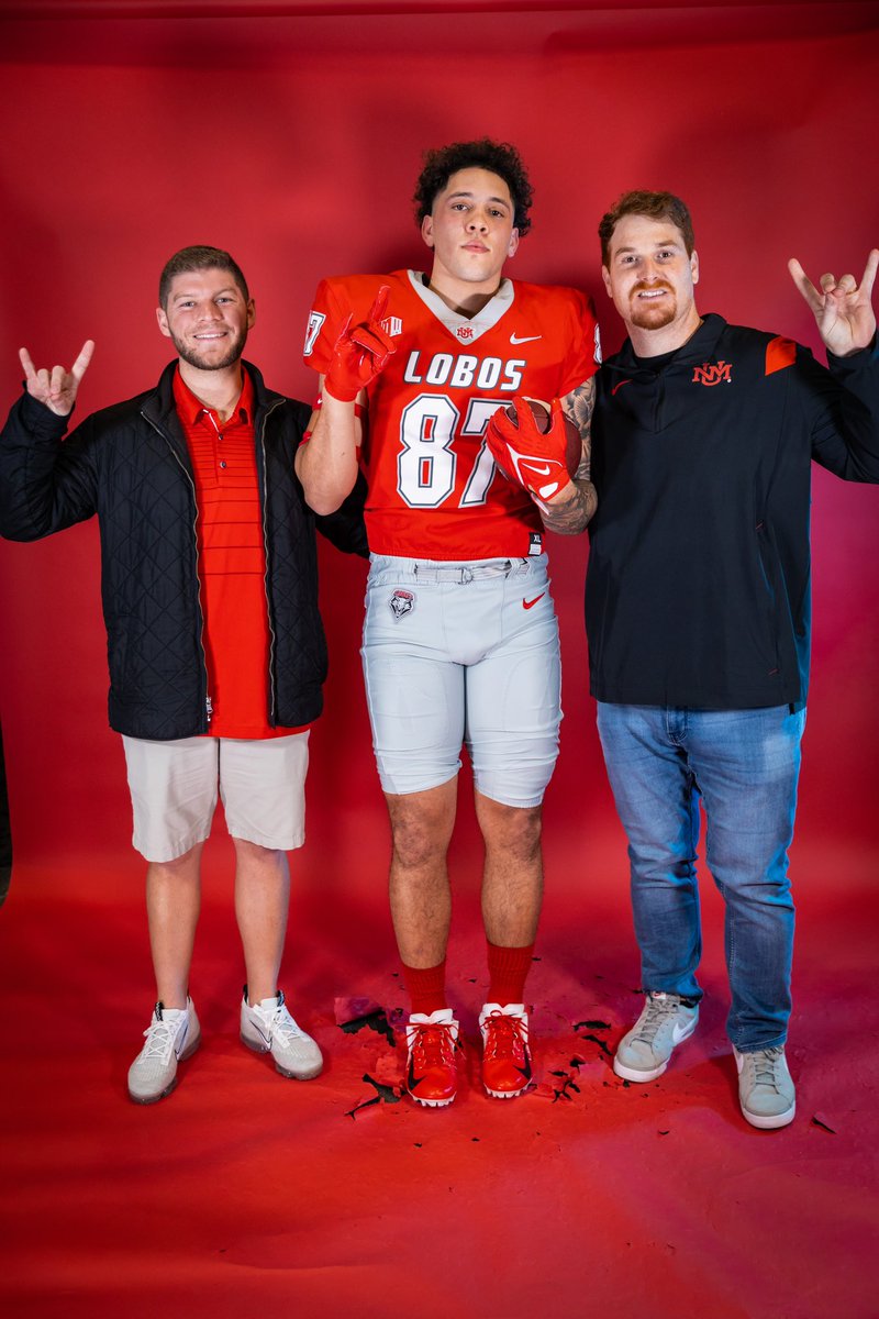 Thank you father God for this opportunity!! 
🚨COMMITTED🚨
To the University of New Mexico !! Let’s work!! 
<a href="/BrandonHuffman/">Brandon Huffman</a> <a href="/_Vc_209/">vince carter</a> <a href="/justinvf_31/">Justin</a> <a href="/MJCFootball/">MJC Football</a> <a href="/JUCOFFrenzy/">JUCO Football Frenzy</a> <a href="/JuCoFootballACE/">JuCo Football Forer</a> <a href="/afrias116/">Anthony Frias</a> <a href="/CoachAbbasi/">Coach Abbasi</a> <a href="/UNMLoboFB/">New Mexico Football</a>