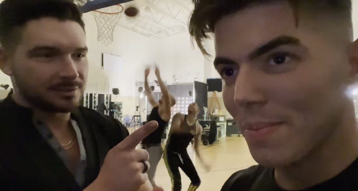 sammyguevara's tweet image. She moved out..

▶️ youtu.be/Xgef_dNnK3U