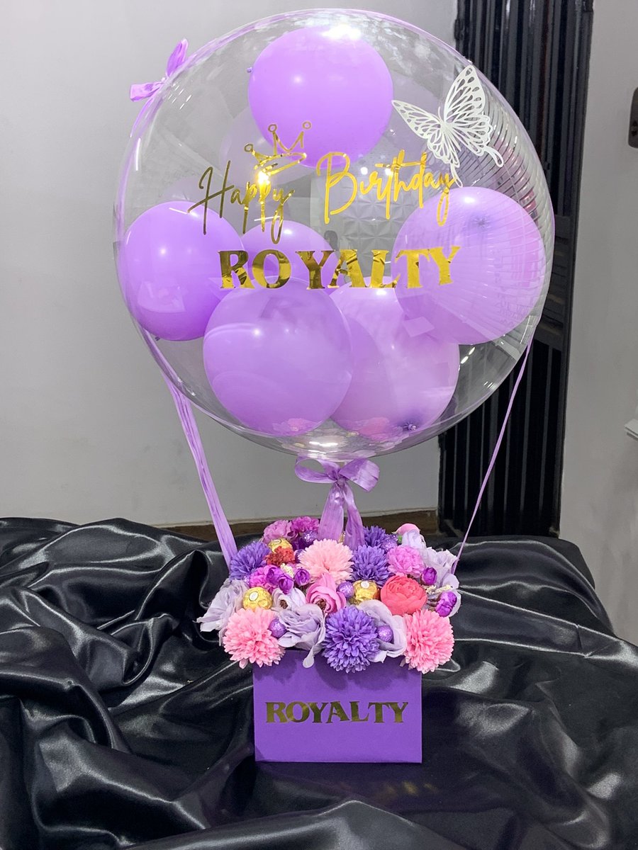 TheCakeChancery's tweet photo. See the beauty I made with my hands …!!!!!!!!!!!!!!! 💜💜💜💜💜💜..
Please bless it with Retweets 😘..
We’re now taking orders for this gift box 🙏🙏 https://t.co/7NvUM9qe7K