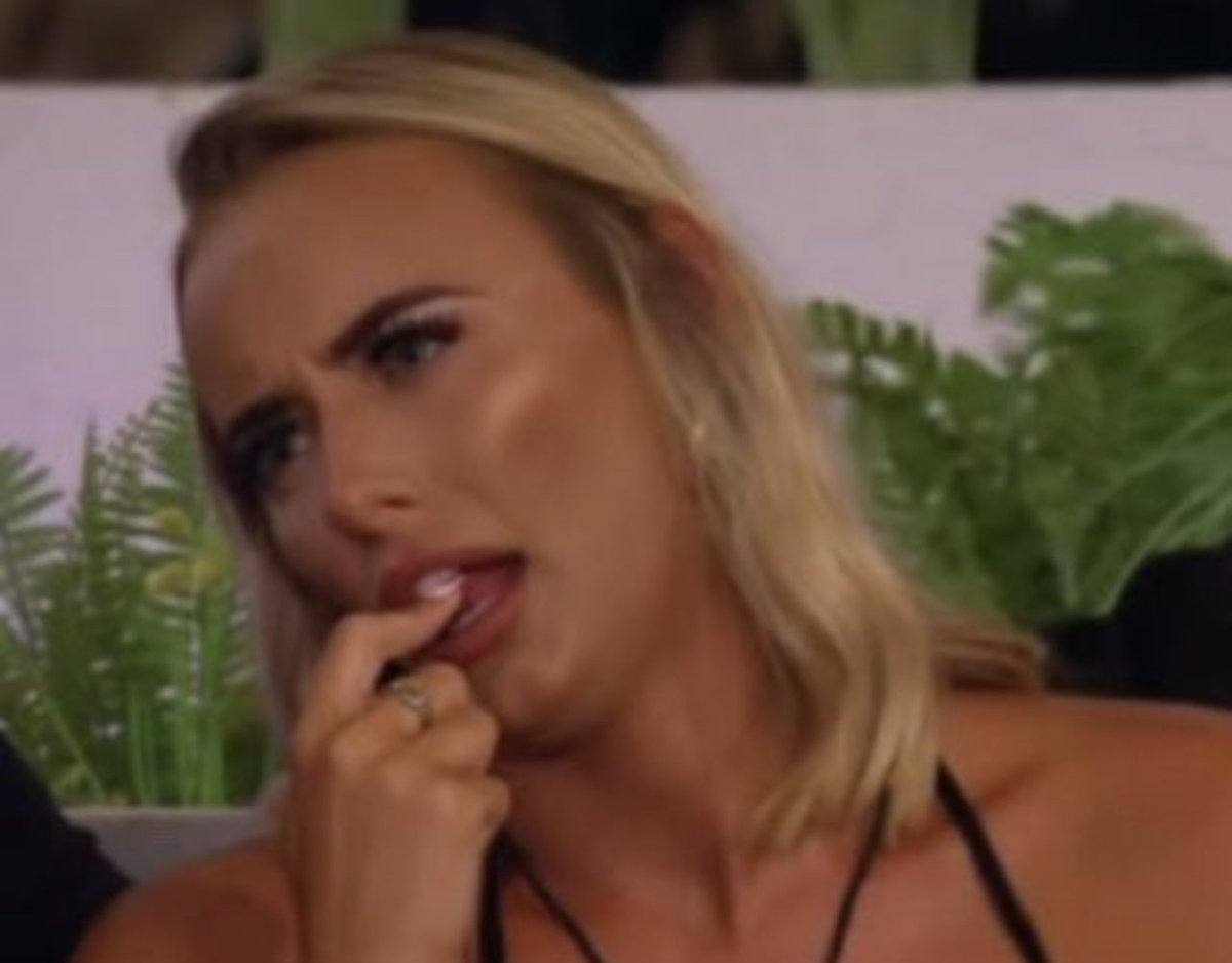 wm18c_'s tweet photo. Tall dark and handsome yet it still don’t mean black. Can we get rid of this description. It’s false advertisement #LoveIslandUK https://t.co/vNOd2hZKo9