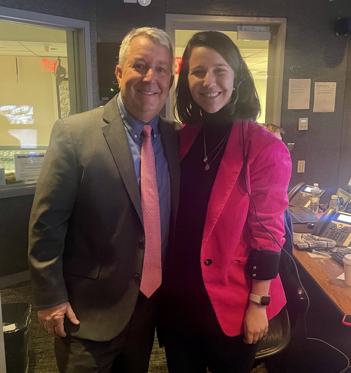 CateGropper's tweet image. KING of the live shot, long may he reign!!!!! 👑 

Congratulations on your retirement, @KerryNBC !!!!!!! We will miss you!!!