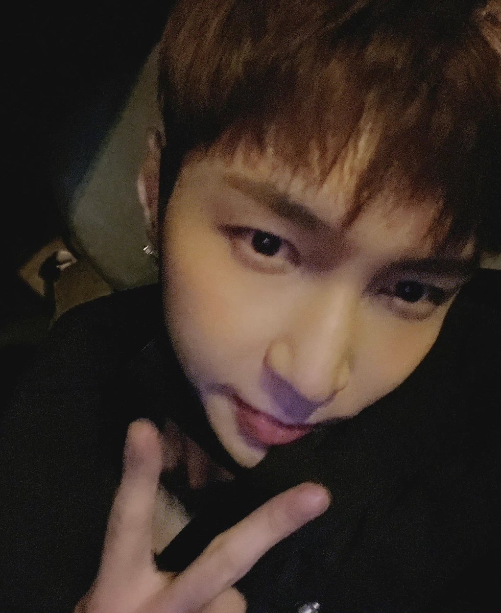 penggwinanae's tweet photo. Continue making amazing music Lay~ah! You will always be our healing unicorn. 💜🦄 @layzhang

#11YearsWithLAY #11YearsWithYixing 
#LayZhang #LAY #Yixing https://t.co/c8k1UB8cl6