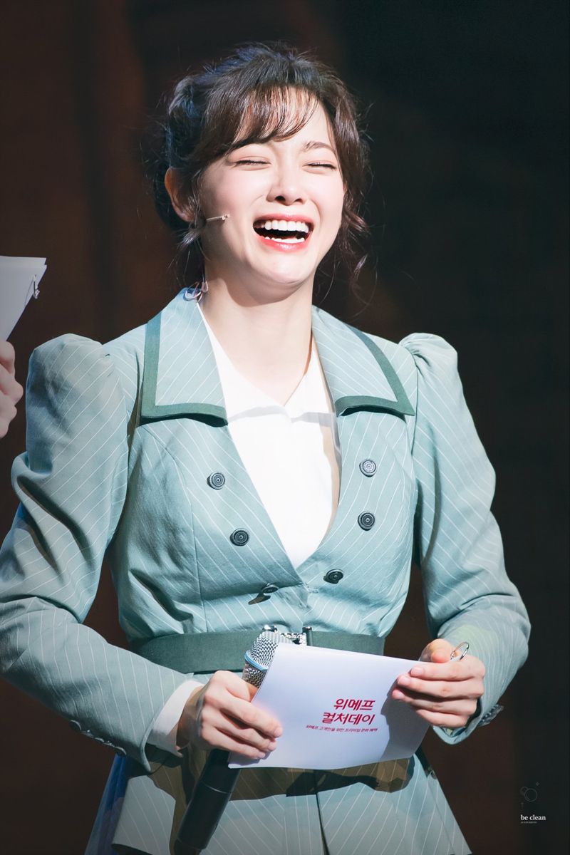 HyoJeongfan's tweet image. Kim Sejeong as Anna in #TheRedbook 📕❤