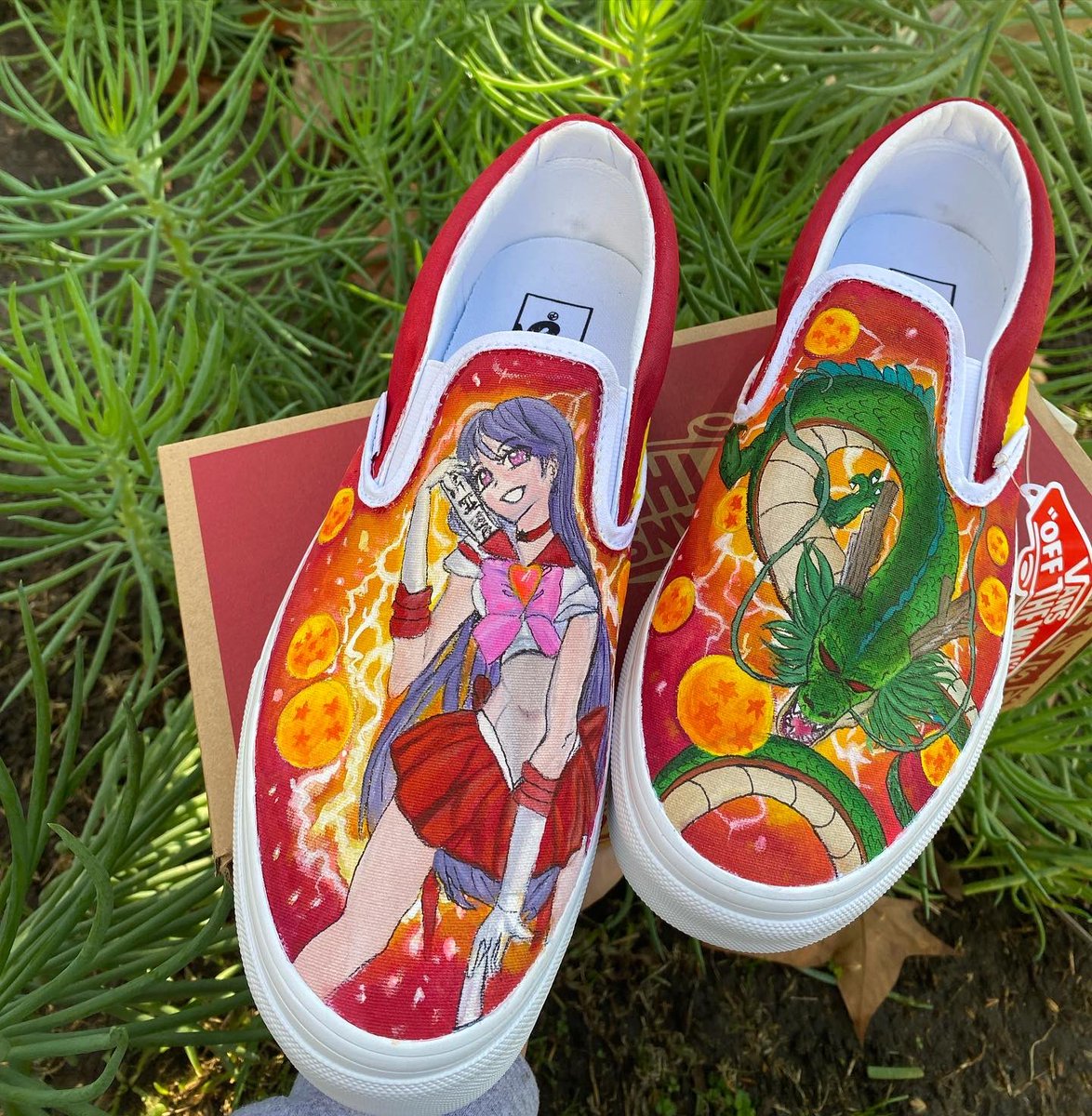 ruthless_brii's tweet photo. Don’t forget to HMU if you want custom shoes 💁🏽‍♀️ https://t.co/wkrSMTZBYB