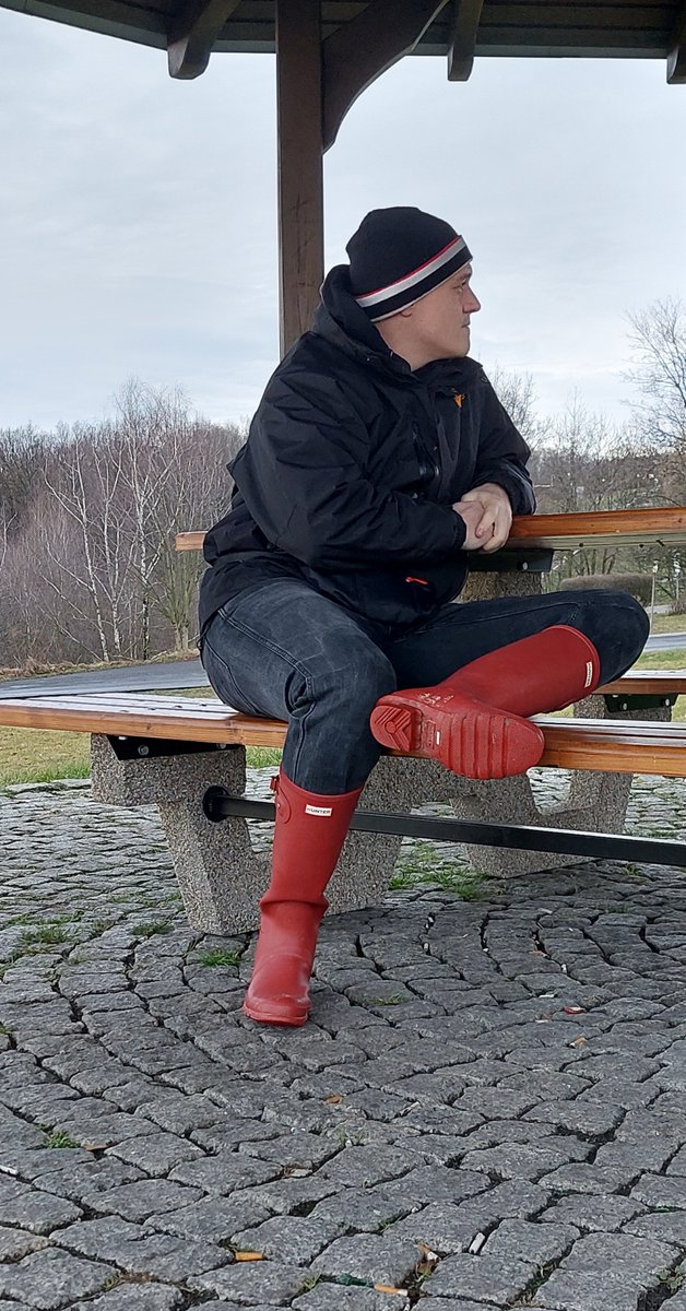 TPL301's tweet photo. #HunterOriginal red #wellies https://t.co/gY4PM0p8d3