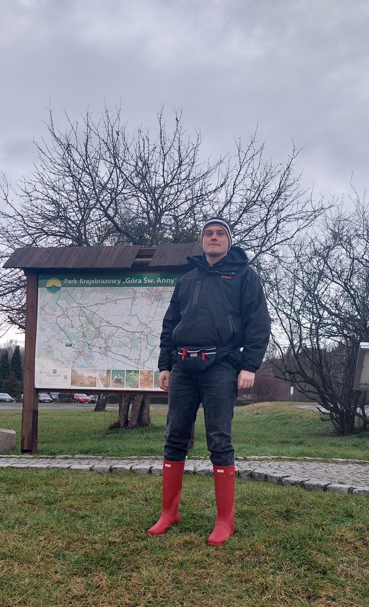 TPL301's tweet photo. #HunterOriginal red #wellies https://t.co/gY4PM0p8d3