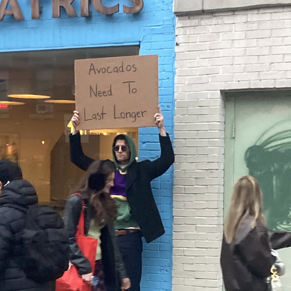 seth (@dudewithsign) on Twitter photo 