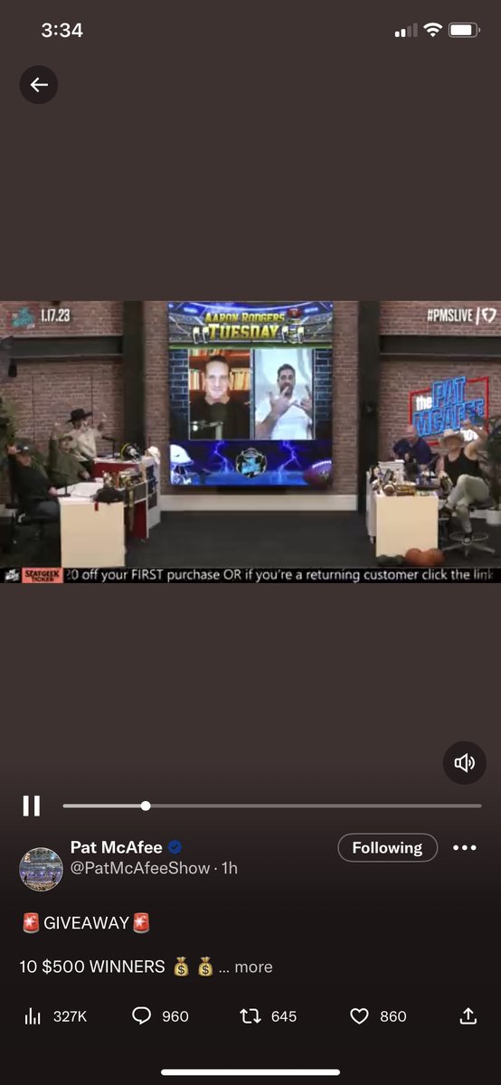 Jake_Roane10's tweet photo. @PatMcAfeeShow @AaronRodgers12 you looked so totally JOCKED on todays @PatMcAfeeShow #ART $JRoane10 https://t.co/g2OV0Gb5pl