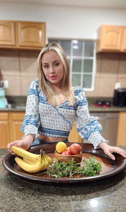 . @annaclairecloud gives MissaX members a sweet girl photo shoot. Which look is your fav?  @badboycraven<a class="tags" href="/tag/annaclairecloud">@annaclairecloud</a>