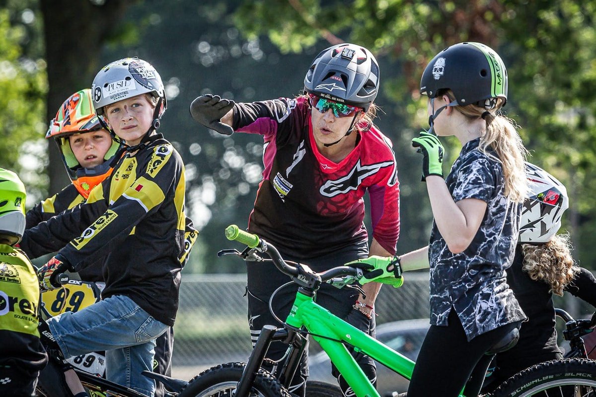Op zaterdag 28 (middag) en zondag 29 januari 2023 verzorgt <a href="/annekebeerten/">Anneke Beerten</a> clinic pumptrack en MTB op de <a href="/WielerExpRSD/">WielerExperience Roosendaal</a>.

Aanmelden kan niet meer (alles zit vol!), maar je kunt natuurlijk wel komen kijken!

#mtb #pumptrack #velosolutionsbenelux