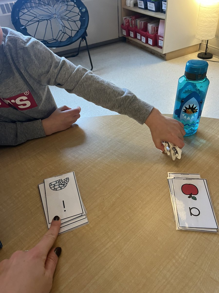 CaitlinHogg1's tweet photo. Someone decided that Dino needed to come to small group to work on short vowels too @DiamondTrailPS #structuredliteracyforall #evendinos https://t.co/SIZW2vLLQO