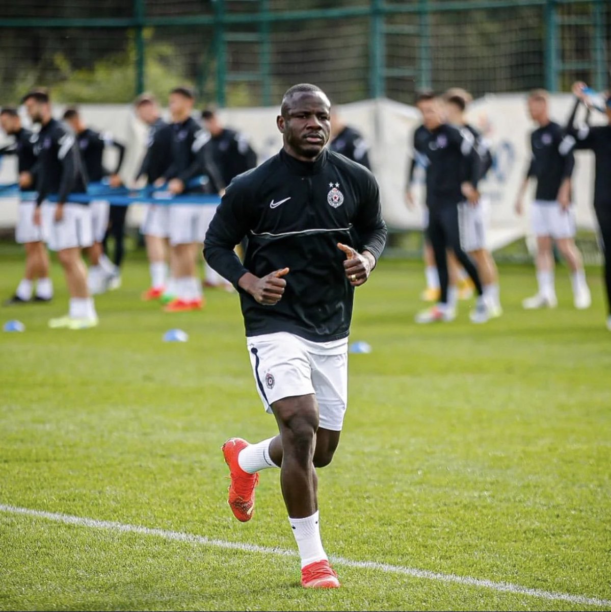 🏃🏾⚡️Training💪🏾💪🏾 #hamidoutraoré #fkpartizan <a href="/FKPartizanBG/">FK Partizan</a>