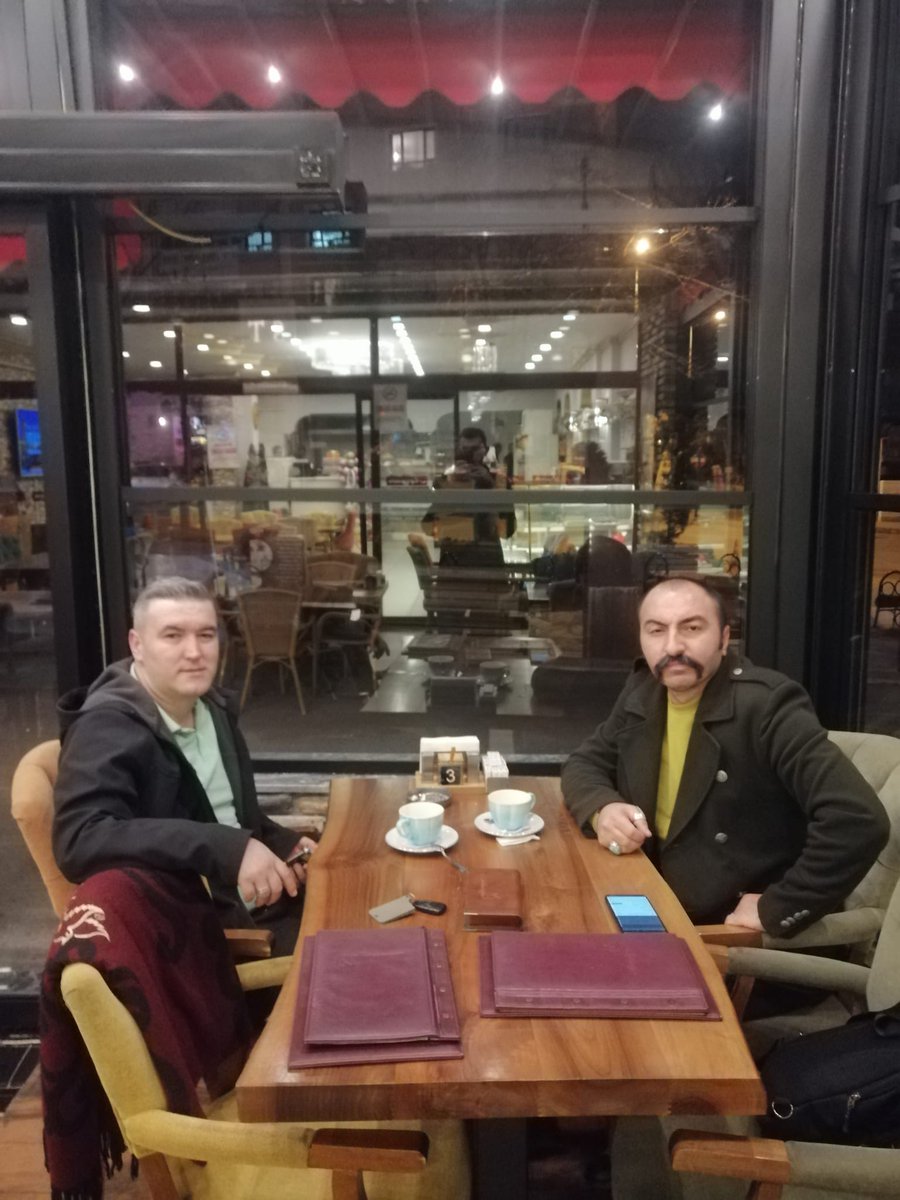 DenklikDiploma's tweet photo. Dernek başkanımız @ahmet_ozdemir54 Gaziantep @kilicdarogluk görüşmesi öncesinde Ankara da meclis ziyareti yapan #DenklikMağduru  @Avk_ilyassevin arkadaşımız ile bir araya geldi. https://t.co/H3UnmoM8fa