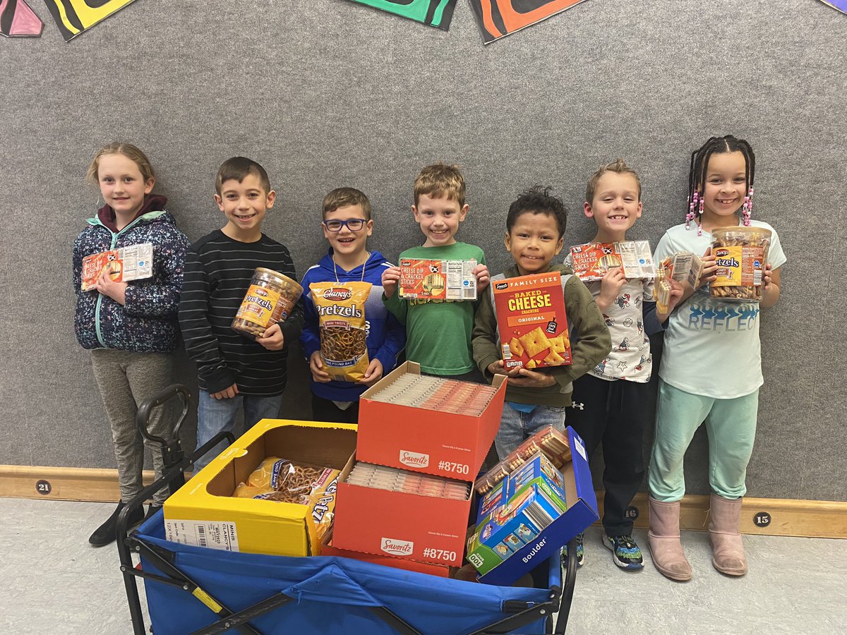 Thank you @AldiUSA for supporting our @gretchkostars! We are able to stock our pantry with snacks for our students because of your generous grant money! We appreciate you and the difference you are making for our kids! @jentealteach @wbloomfieldschl