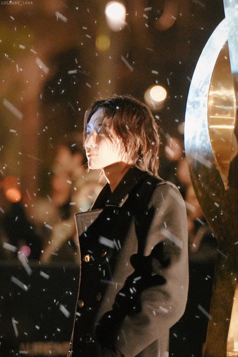 lullaby_1004yjh's tweet photo. 230117 YSL
If there is snowing in Paris

#정한 #윤정한 #JEONGHAN
#ジョンハン #尹净汉 
#세븐틴     #seventeen
#JEONGHANxYSLPFW
#JEONGHANinPARIS https://t.co/W6obH3odYT