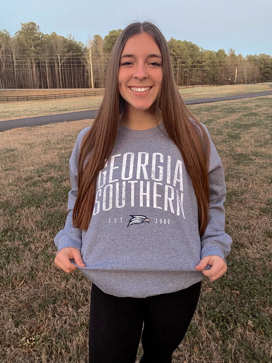 braelyn_queen's tweet photo. So excited for the future! Go Eagles! 🦅🤍 #GATA @GSAthletics_SB @CoachPerkinsSB @heather_gelbard @MaryBethDen @GAImpact_Maher @PVSoftballGA https://t.co/1dYI0t9uvj