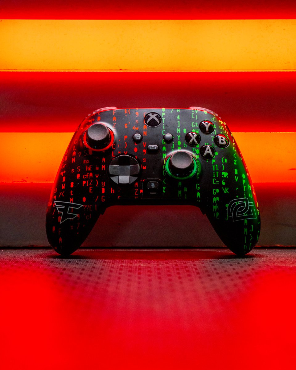 Celebrate the end of a legendary career with a piece of an iconic collab. RT this Tweet and reply with #ThankYouScump for your chance to win this FaZe ✘ OpTic @ScufGaming controller. 👑