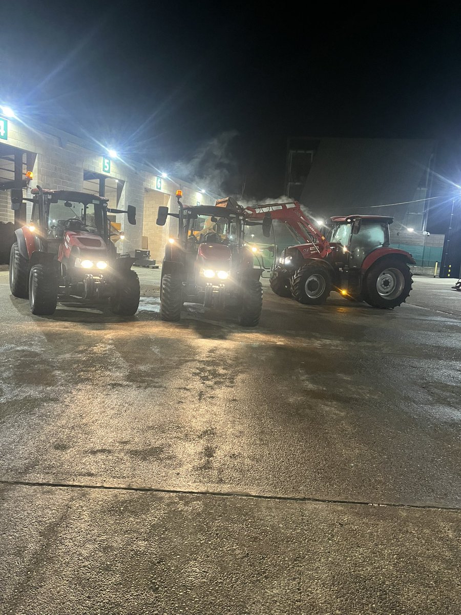Gritters are out in full glow again this week around all of the campus’s! Is it summer yet??🙄