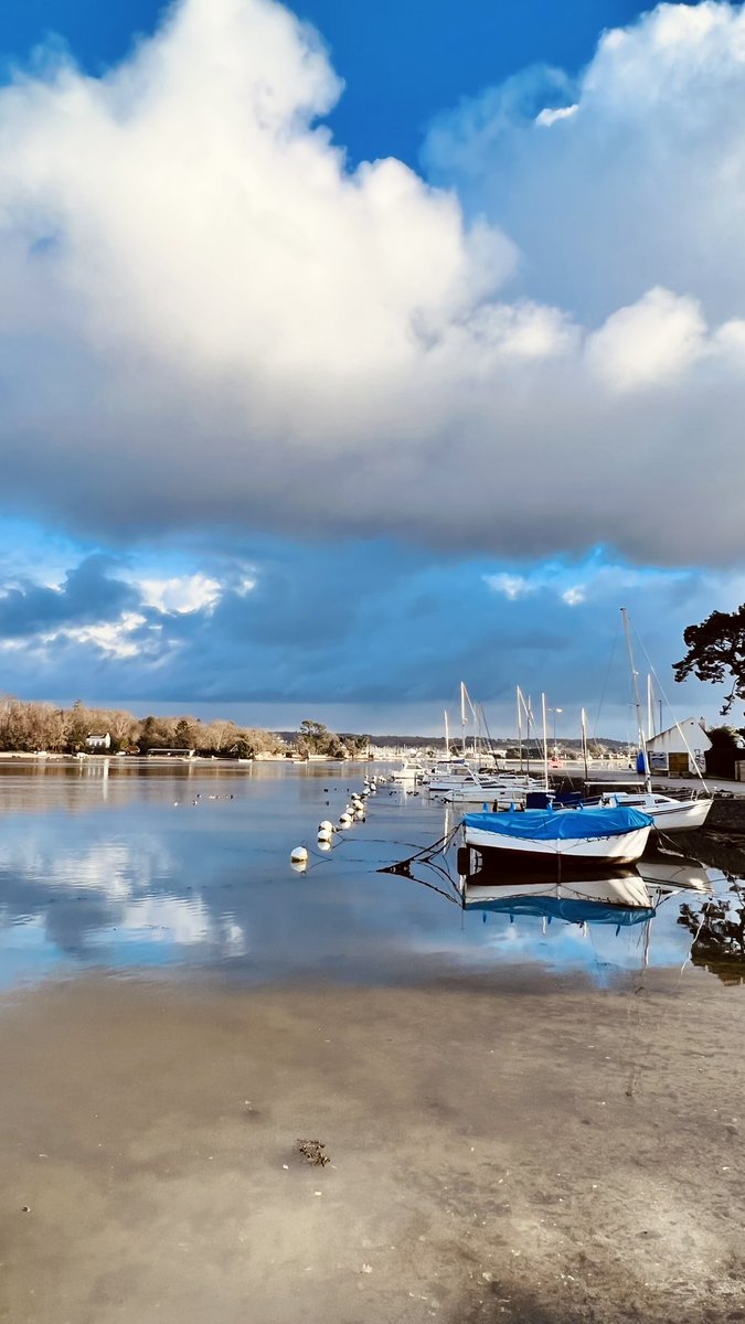 Carolinelsln's tweet photo. Cap Coz ,le calme après après la tempête ! 💙 #capcoz #fouesnant #bretagne #bzh #breizh #finistere https://t.co/7Pr9lWjjH7