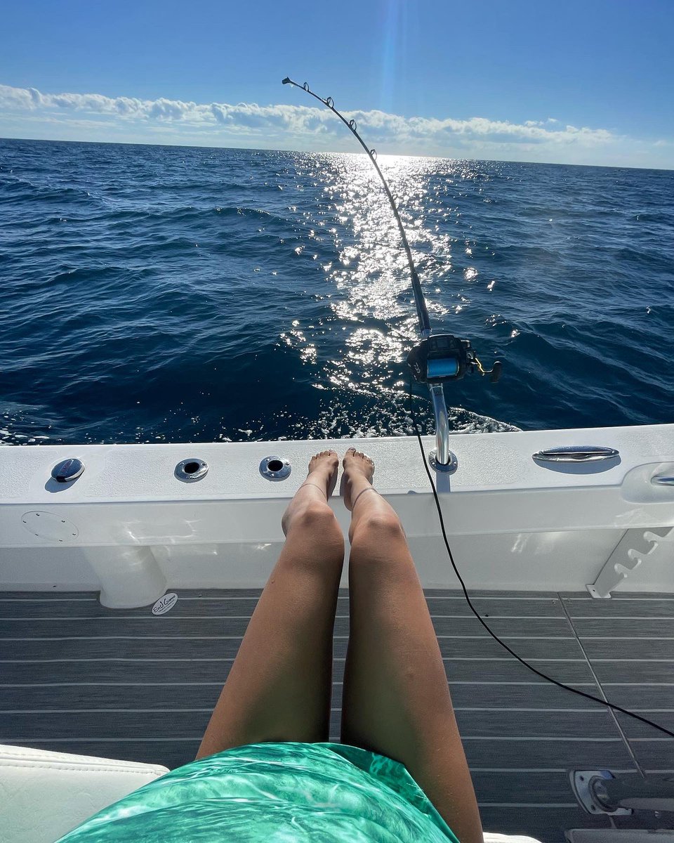 Deep Sea Fishing with my NEW toy 🎣🐠💦🌊💖🏝⚓️ #dipsiedoodle #eletricreelfishing #eletricrod #floridakeys #florida #floridafishing #fishing #deepseafishing #keywest #keywestfishing