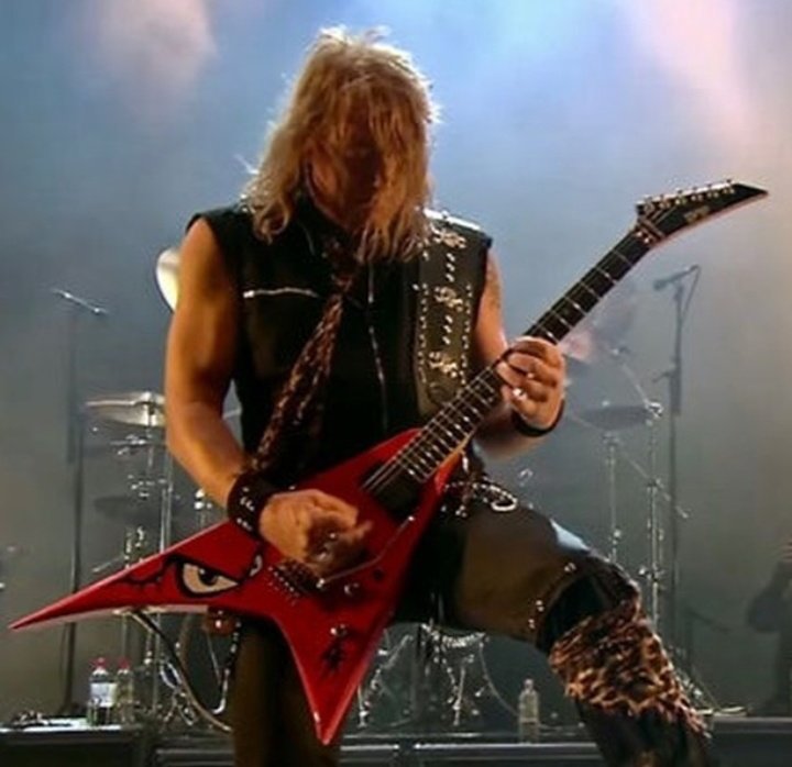 Happy Bday Kai Hansen guitarrista de la banda Helloween  