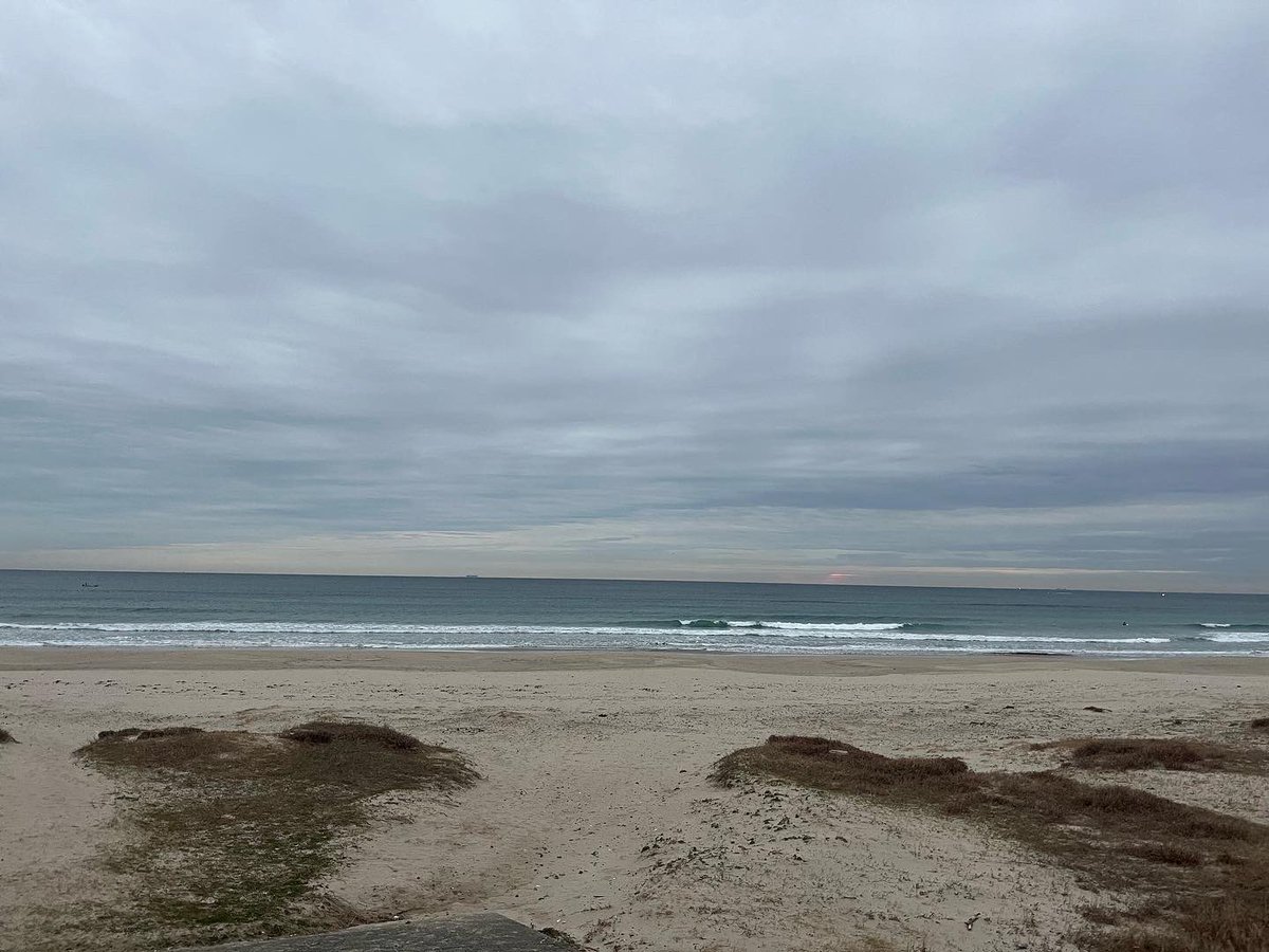 surfershomehana's tweet photo. 2023/01/18 モモ、たまにもうちょい。風、潮で遊べる時間帯がありそう!#国府の浜 #サーフィン #三重県 #志摩市 #ビーチ #波情報 #記録アカウント #伊勢志摩 #海 #空 #波 #サーフポイント #サーフィンスポット #surf #surfing #beach #waves #wave #japan #三角ポイント #イマソラ #surfer #surfpoint https://t.co/IioXzyo52v