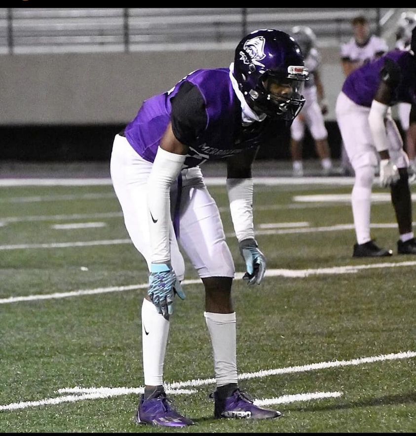 MPerlmanNews's tweet photo. Remembering #20: Merrillville High School Senior: JB Brown had dreams of playing college football. He was shot and killed in Homewood Friday. #Onlyon2: We speak with his Trainer and Mentor about how he thinks Brown's story would have ended. @CBSChicago https://t.co/5qZd1wVNr2