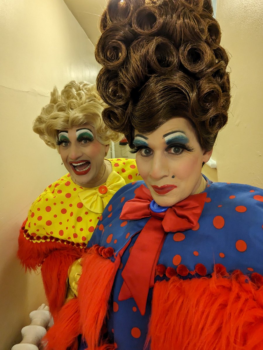 Sisters ❤️ #panto #pantomime #backstage #Cinderella #cinderellapanto #pantomimedame #uglies #uglysisters