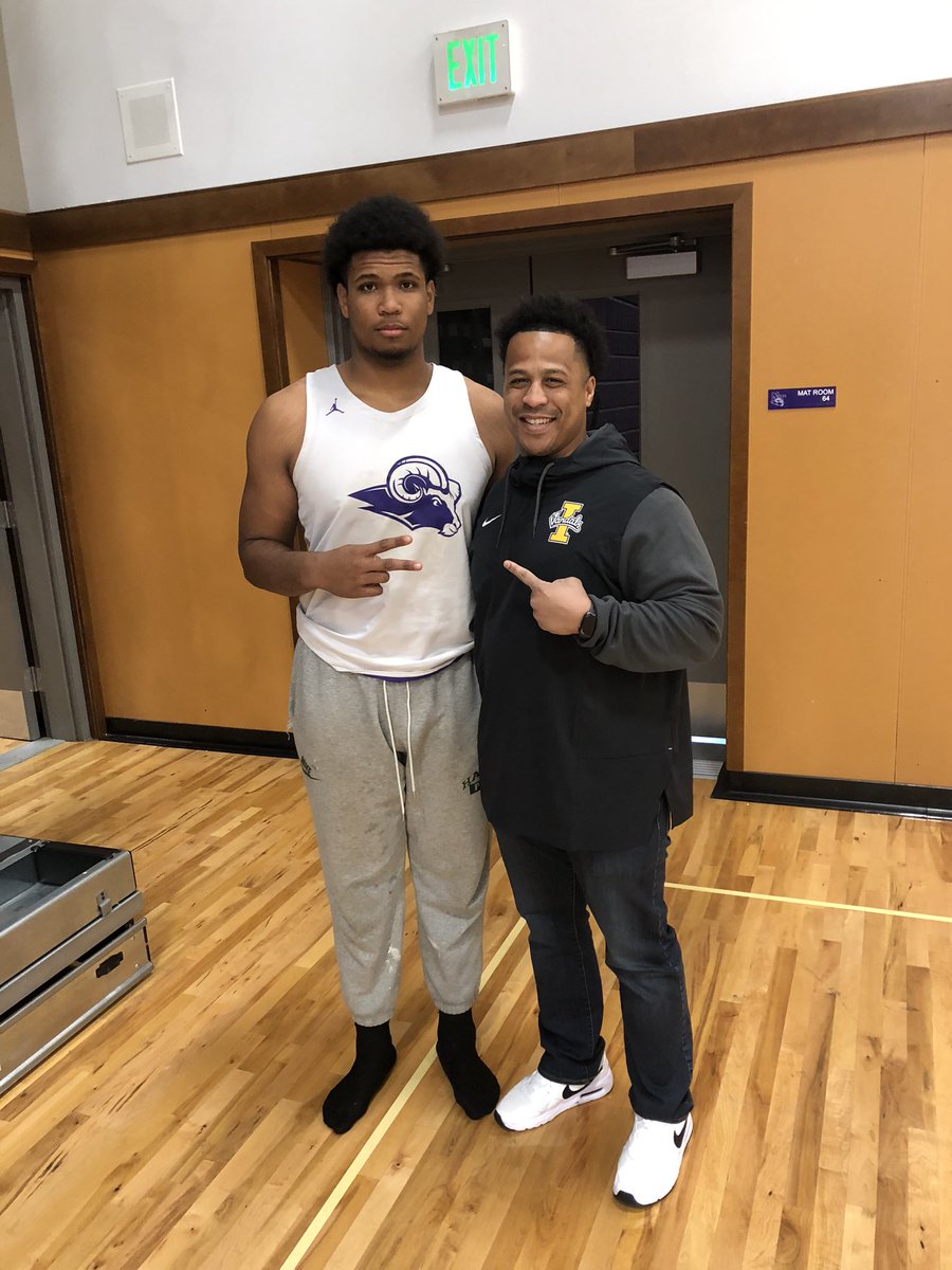 Great getting a chance to catch up w our guy <a href="/Julianxlee/">Julian lee</a> at <a href="/rams_north/">North Thurston Rams Football</a>‼️ This dude is a MONSTER can’t wait to get him to the Scow this summer💪🏾💪🏾💪🏾 #GoVandals ✌🏾s⬆️