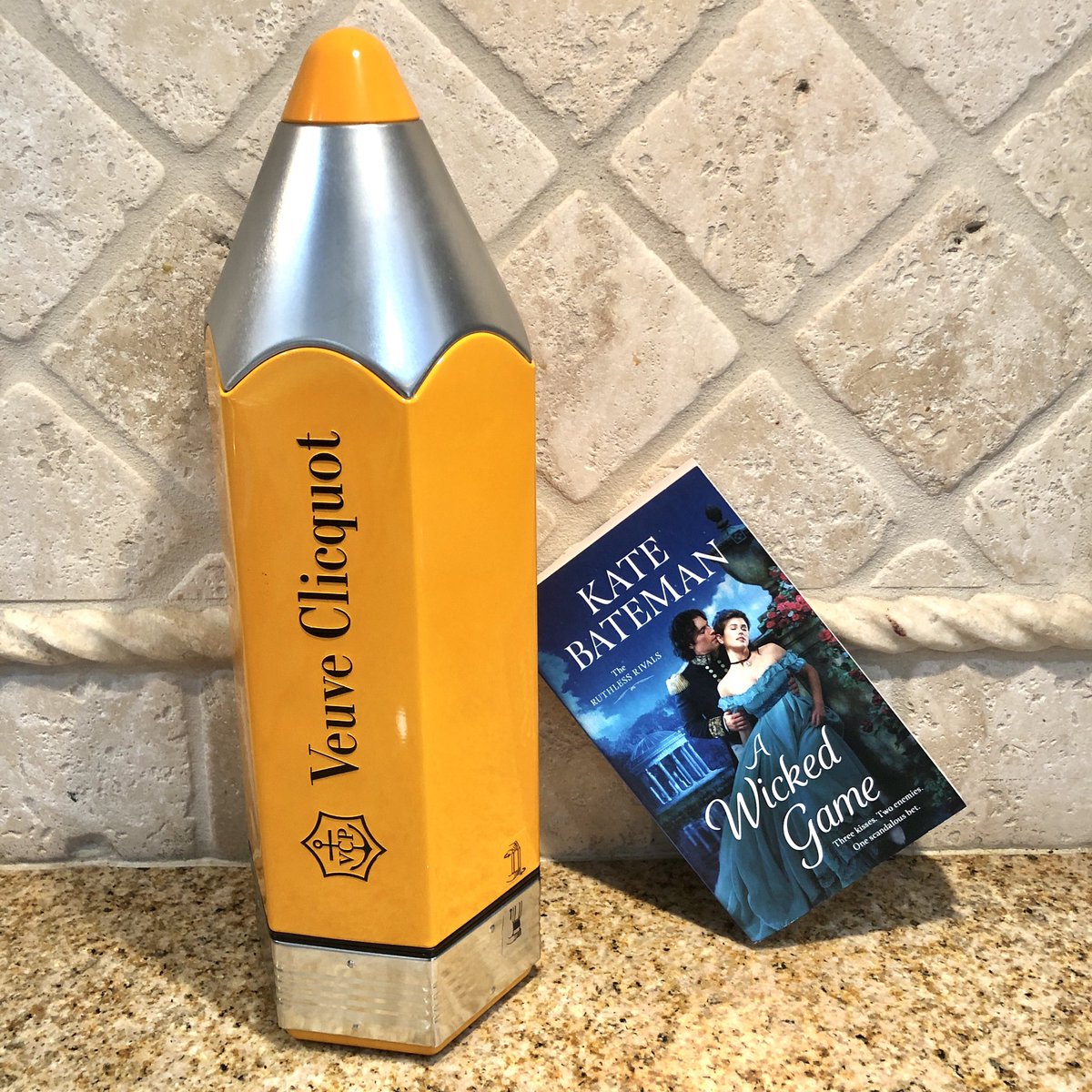 katebateman's tweet photo. What better way for an author to celebrate a release than with a pencil #champagne? Perfect, #veuveclicquot ! @veuveclicquot #readmoreromance #historicalromance #katebateman #ruthlessrivals https://t.co/fynNMaw5Mk