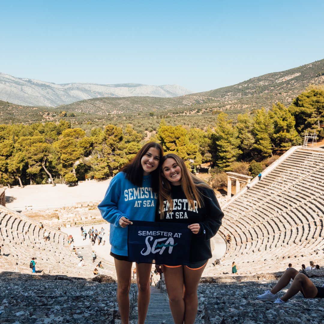 SemesterAtSea's tweet photo. Hey, @sasalumni... apply to be a Global Ambassador ➡️ https://t.co/8GgbQZ1jbM 

Application Deadline is January 31! 
.
.
.
#semesteratsea #sas #sasalumni #sasfa22 #sassp22 https://t.co/Sq9lm95g3p