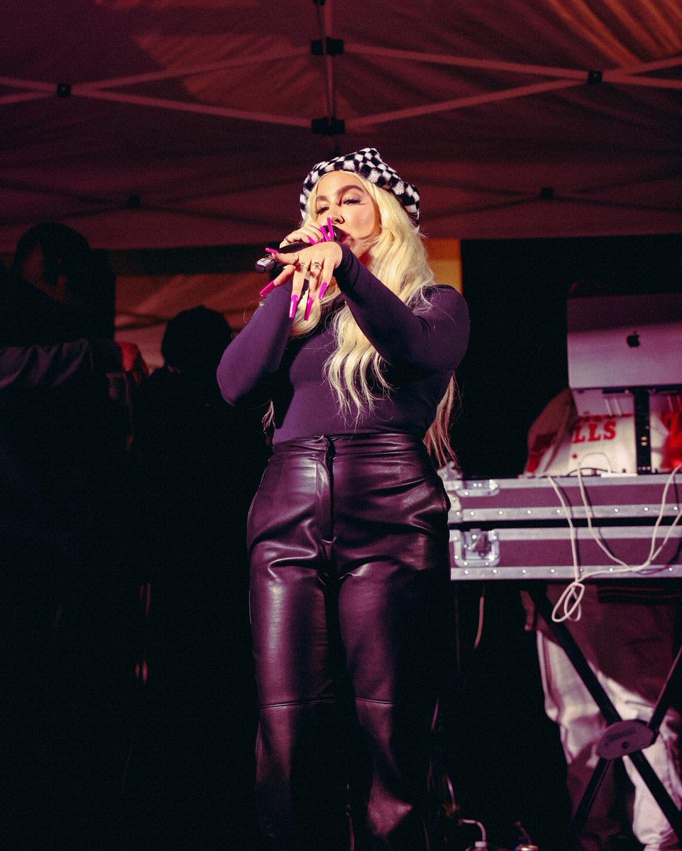 cultural_coders's tweet photo. Grammy Award winning Joelle James sings song she wrote from the heart
“Boo’d Up” 🏆✍️🎤🍦✨ https://t.co/rx7KRDYmM7