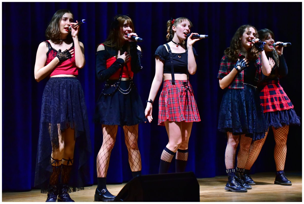 amaitsukiland's tweet photo. Here are a few pictures from our performance in Maubec in November 2022 ✨ We chose a variety of songs to promote J-pop and idols. Check out the full live performance on AmaitsukiCafé channel :

➡️ https://t.co/qs3rhy02SP 

Credit photos : max well pix - 2022 https://t.co/YDU9xHC5ec