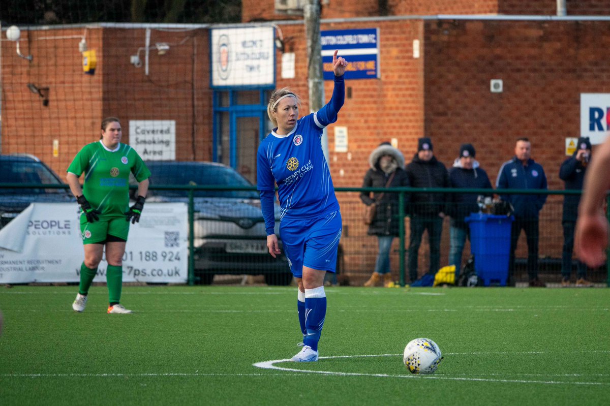 JCBVideo's tweet photo. Some photos from this weekend with @SCTFCWomen ⚽️💙 #royals https://t.co/ip1k4T5Qm7