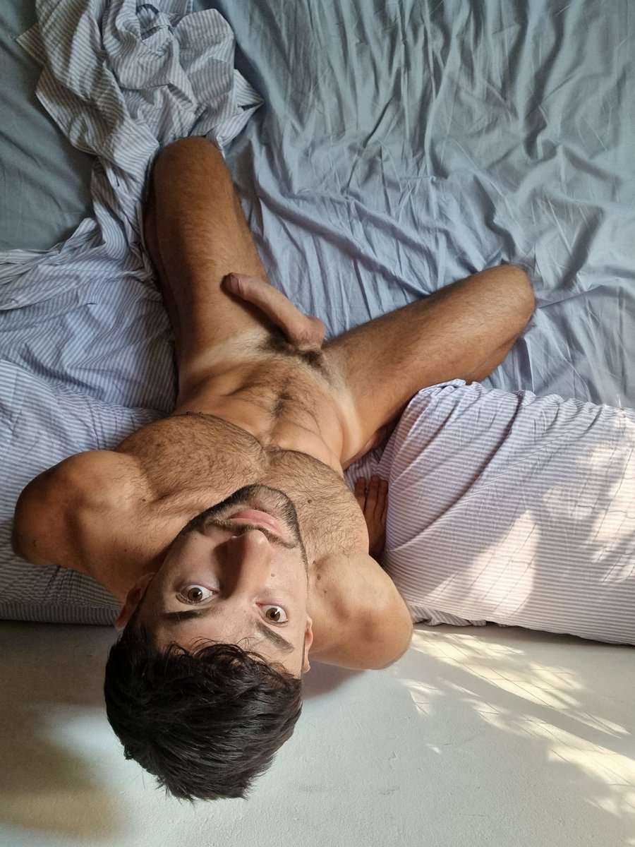 jolianfrx's tweet photo. Let's spend all day bed https://t.co/8K4cos0ulq