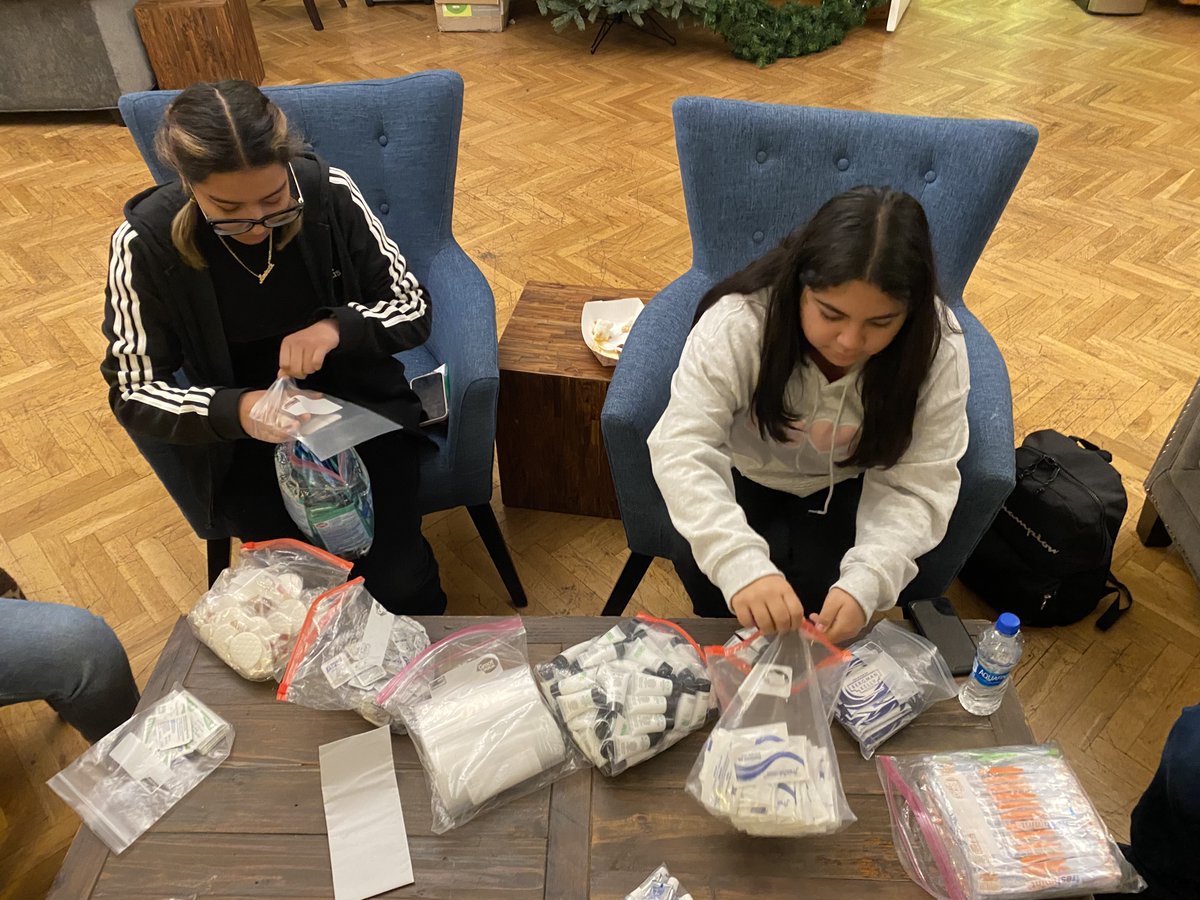 This month our High School Program partnered with @Projectiam_  to create Blessing Bags! The bags contain toiletries like toothbrushes, toothpaste, deodorant, wipes, combs, and more. 

We plan on passing these bags to those experiencing homelessness by the end of the month.