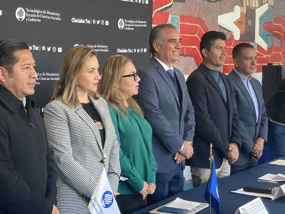 AranGarciaS's tweet photo. Presentación de la convocatoria del Tec Social Lab, con la participación de las y los presidentes municipales: Eduardo Rivera, Filomeno Sarmiento, Paola Angón, Mundo Tlatehui y nuestro Director de Campus Puebla Jorge Rocha. @TECcampusPUE #TecSocialLab https://t.co/OSiWeCWmCz