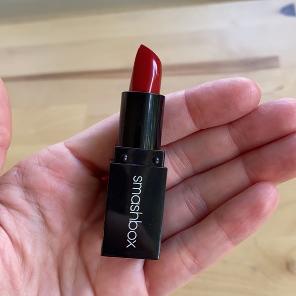 IScalpels's tweet photo. So good I had to share! Check out all the items I'm loving on @Poshmarkapp #poshmark #fashion #style #shopmycloset #ofra #smashbox #makeuprevolution: https://t.co/AFxj8NZAbd https://t.co/GBdBIZiLEt