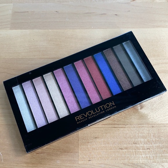 IScalpels's tweet photo. So good I had to share! Check out all the items I'm loving on @Poshmarkapp #poshmark #fashion #style #shopmycloset #ofra #smashbox #makeuprevolution: https://t.co/AFxj8NZAbd https://t.co/GBdBIZiLEt