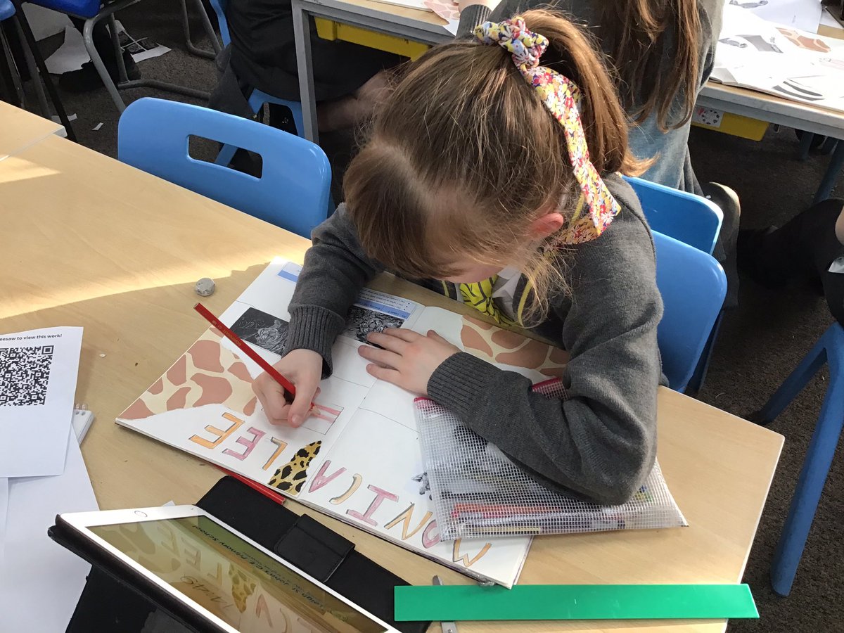MissCunniffe's tweet photo. Another creative art lesson: the children presented their artist research in their own way! What a great start to our drawing unit focusing on Monica Lee! @LeighSTJOHNSsch #developingartists #artskills #sketchbook #animalsketches https://t.co/TG1Rj10S0D