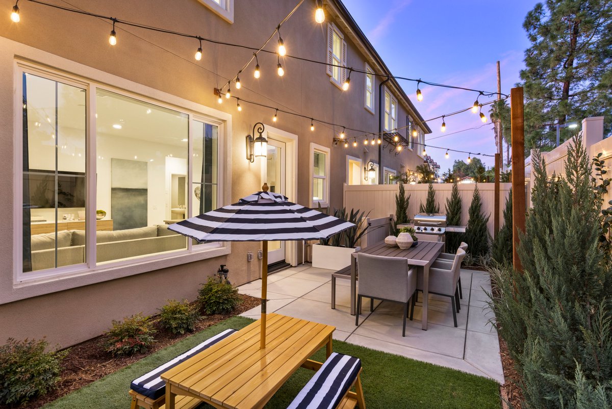 RE estate pros, come to a broker preview in Simi Valley prior to the first sales release. These brand-new Warmington townhomes with private rear yards are priced in the $500's. Join us 1/21-2/4. We're offering 2%! AlismaSV.com #simivalley #realtors #homesforsale