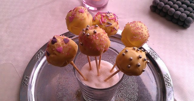 chefocuisine's tweet photo. Recette de #popcakes #vanille au fondant de #chocolat blanc (cuisson en machine à popcakes) https://t.co/2YTx46XssJ https://t.co/DkiRDjVaN8