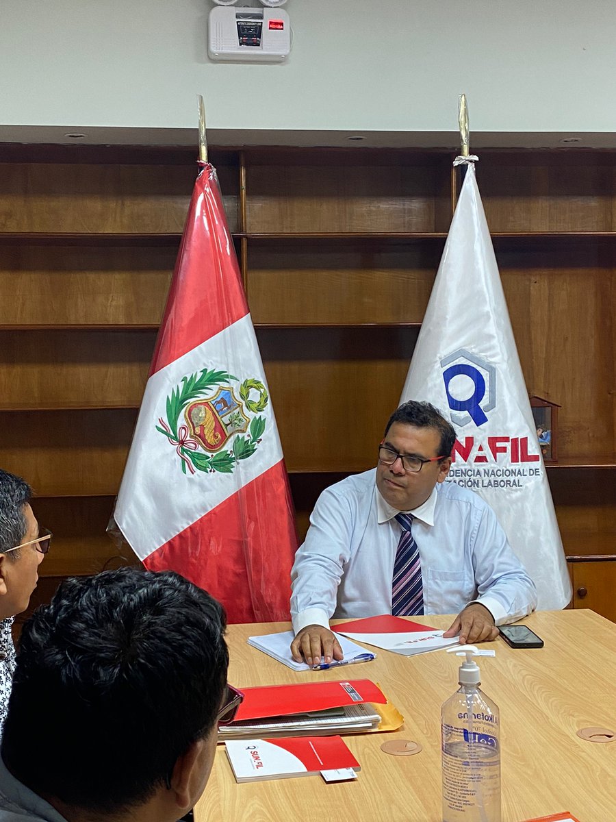SunafilPeru's tweet photo. 📍En el #Callao, organizamos una mesa de trabajo con la Federación Nacional de Trabajadores Marítimos y Portuarios (#FEMAPOR), con el objetivo de generar un espacio de diálogo, capacitación, orientación y atención a sus denuncias laborales. 🚢⚓️🔎 https://t.co/ugfrLfmtyo