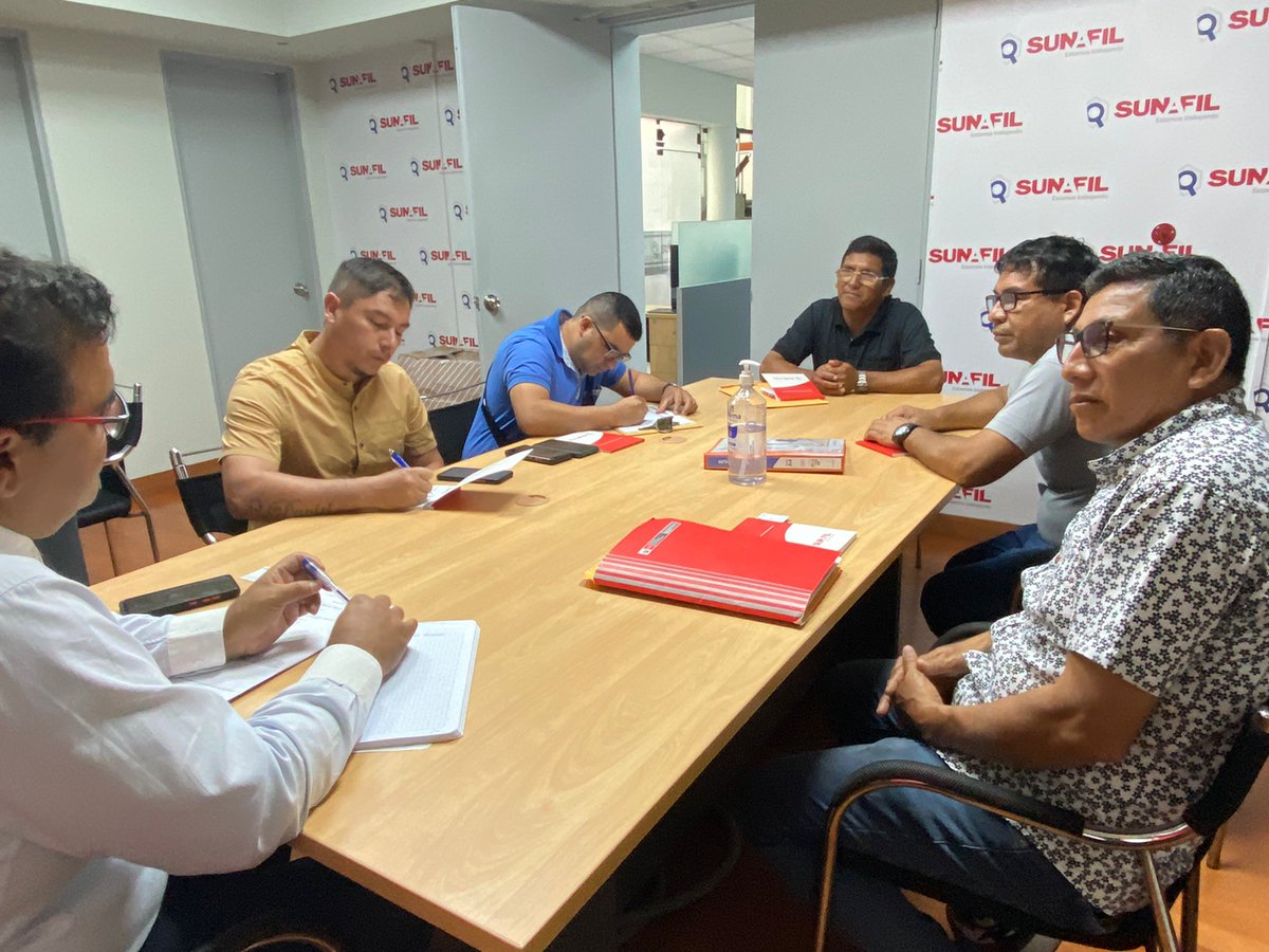 SunafilPeru's tweet photo. 📍En el #Callao, organizamos una mesa de trabajo con la Federación Nacional de Trabajadores Marítimos y Portuarios (#FEMAPOR), con el objetivo de generar un espacio de diálogo, capacitación, orientación y atención a sus denuncias laborales. 🚢⚓️🔎 https://t.co/ugfrLfmtyo