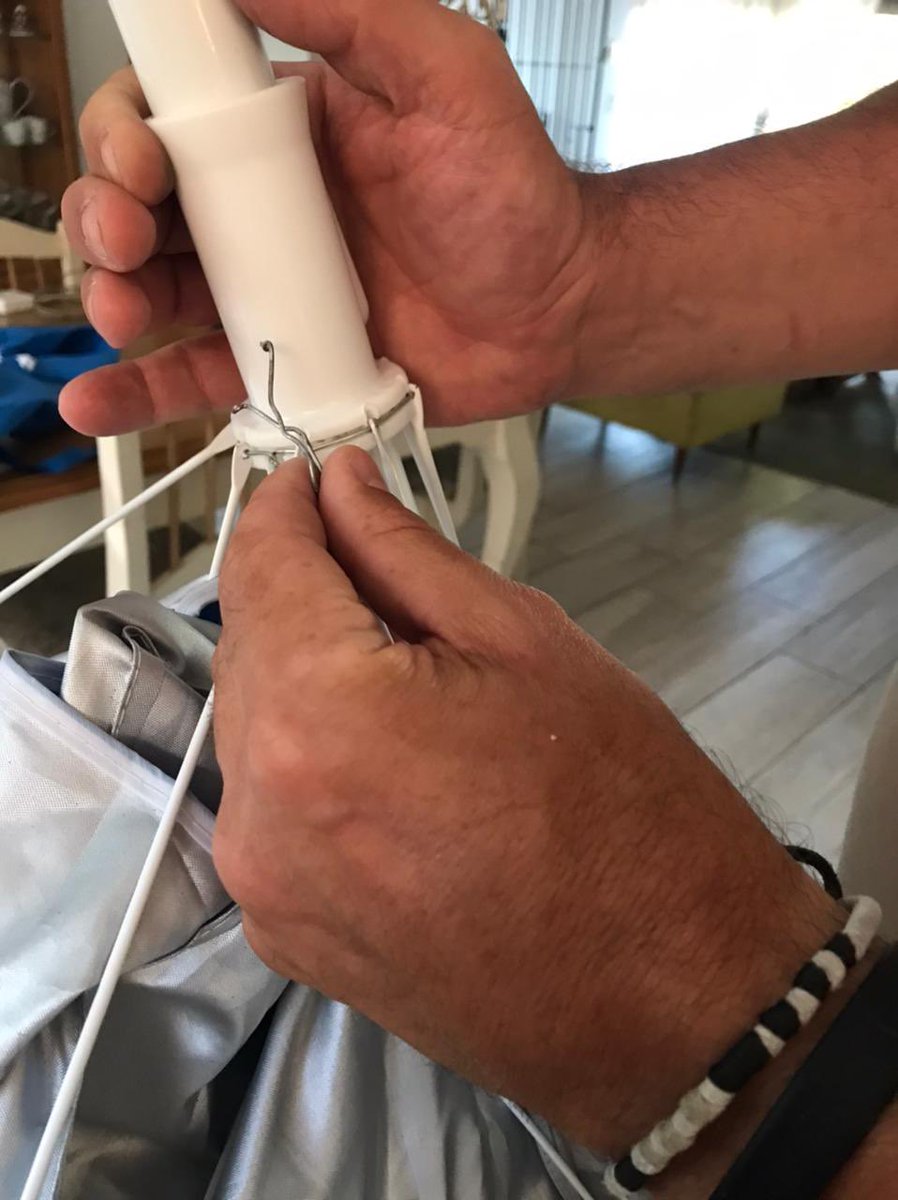 grillofernando's tweet photo. Clava que te clava la sombrilla. ⛱

Compré 1sombrilla #Klimber en @SodimacAr  3 días antes de mis vacaciones. 

Un uso y quedó como disfraz😡
El Sub Gte. de suc. S. Martín, Ismael Bragado, no autorizó la devolución y dijo: La garantía no lo cubre😨. @BAconsumidor 
#Verguenza https://t.co/3A4CdMxIp2