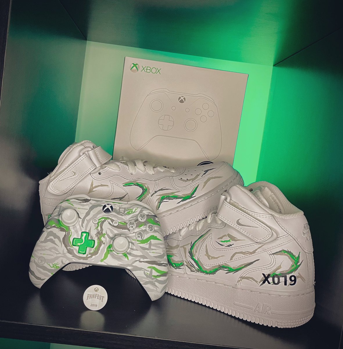 JustMeeVicky's tweet photo. Some of my favourite..
#Xbox #XboxController #X019 https://t.co/swDFAItKqV