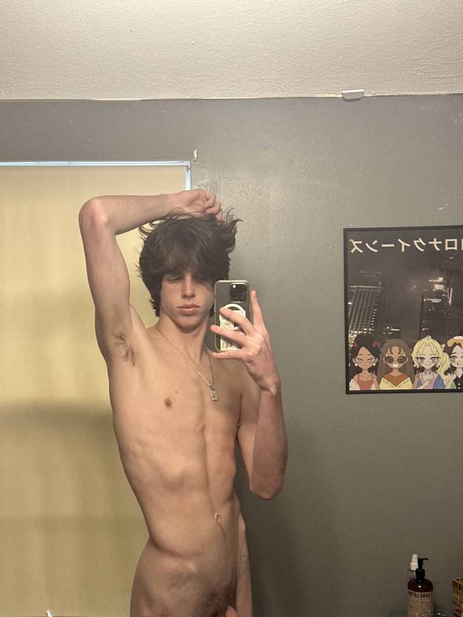 Zach_Knoxx's tweet photo. Who wanna join my post gym shower😈 #gay #twink #gym #onlyfansleak 
https://t.co/7Ku6riWazr https://t.co/KfHJvImkWs