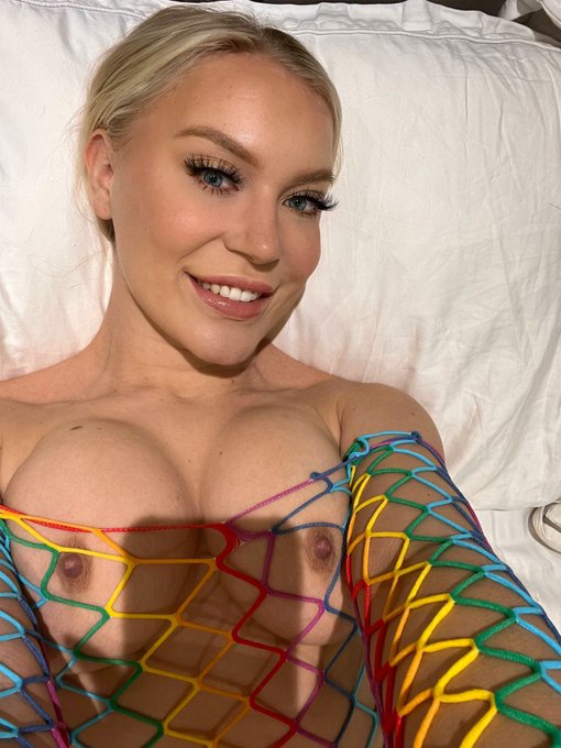 I hope you all had a good Titty Tuesday ❤️ https://t.co/Cwvo7y8VQg